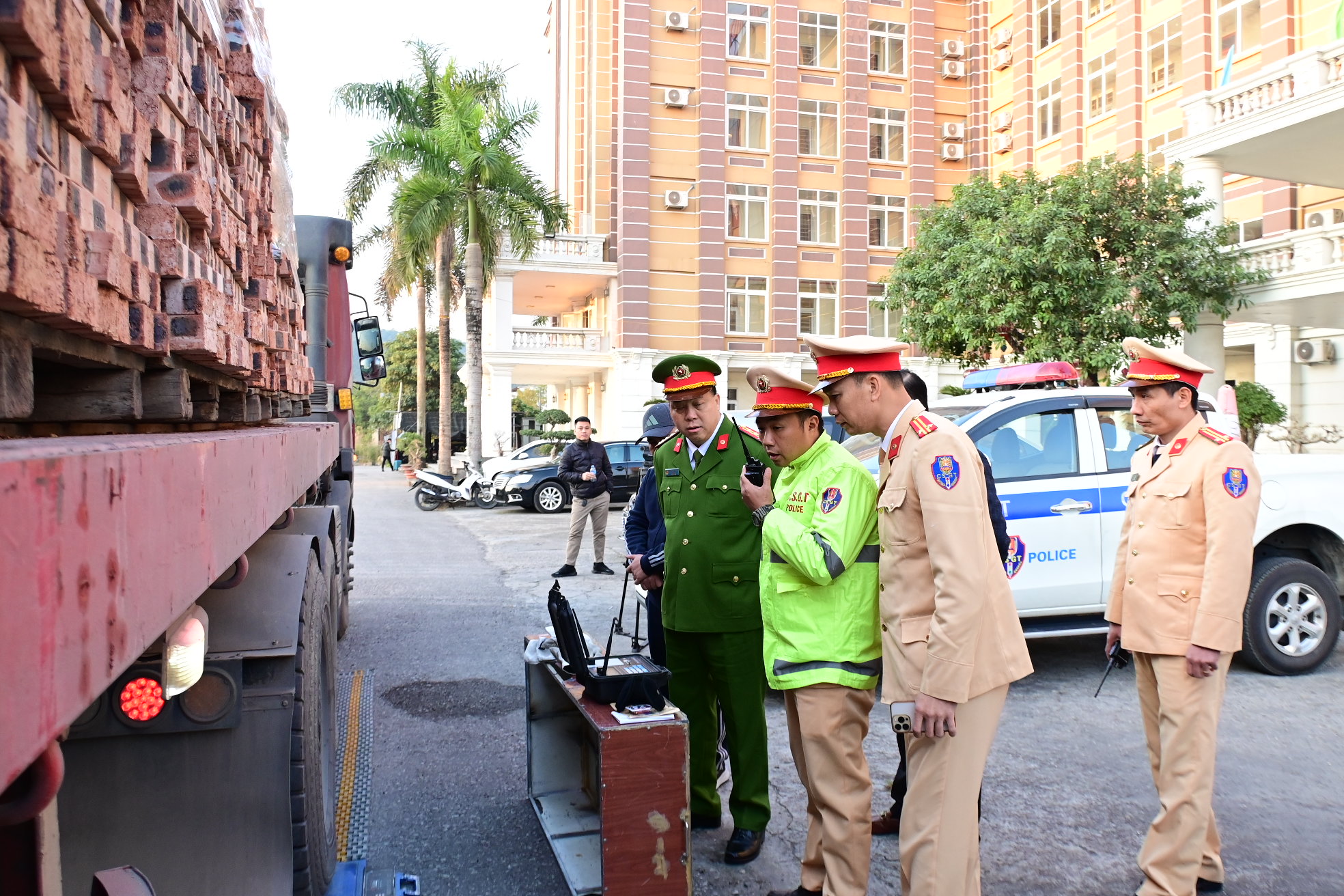 Chủ động phối hợp thực hiện nhiệm vụ bảo đảm trật tự an toàn giao thông